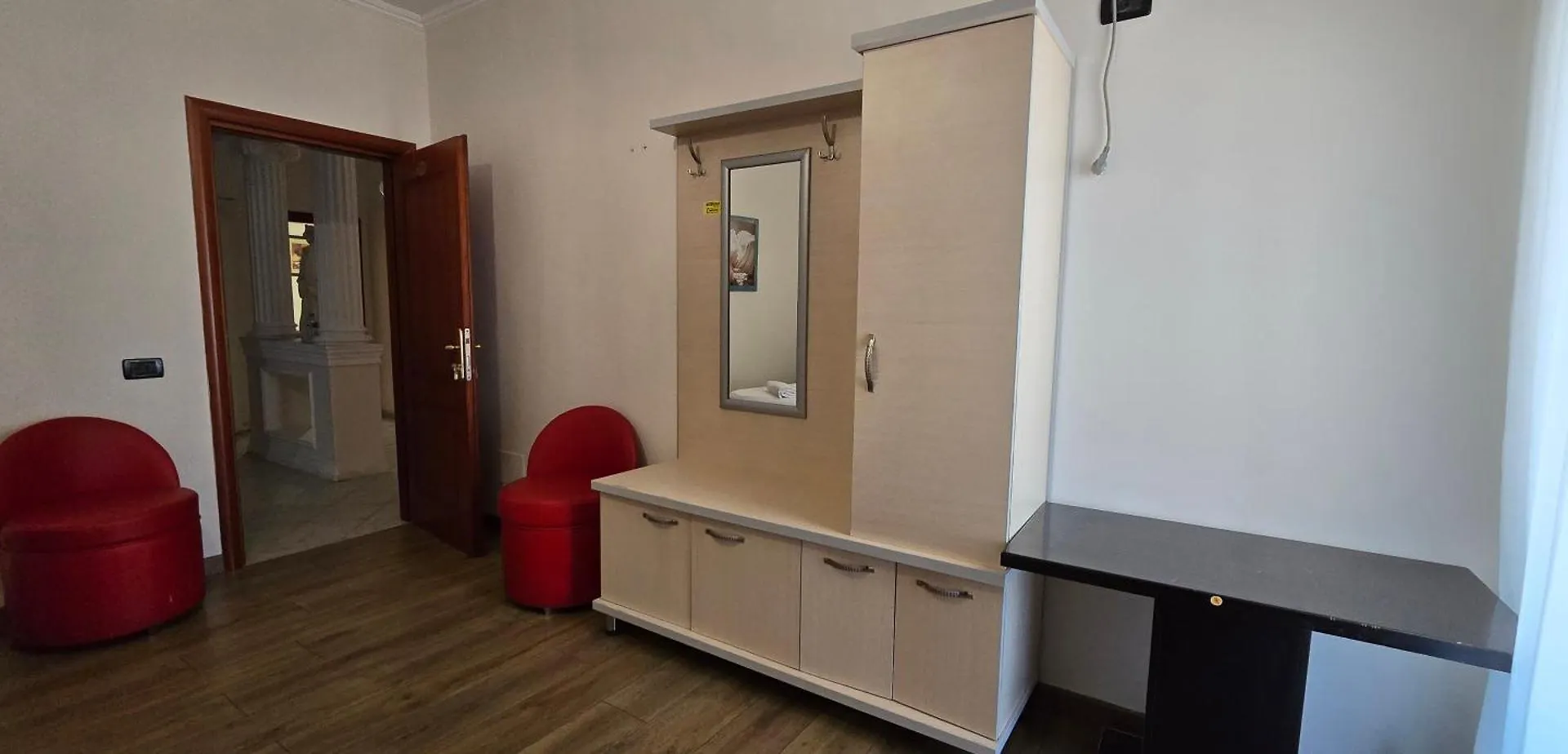 Koa Hotel Tirane 2*, Tirana